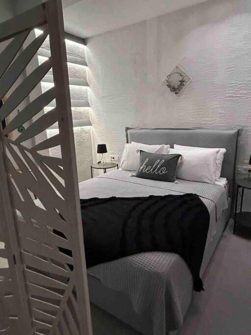 Antoniou Santorini Luxury Home Fira  Eksteriør billede